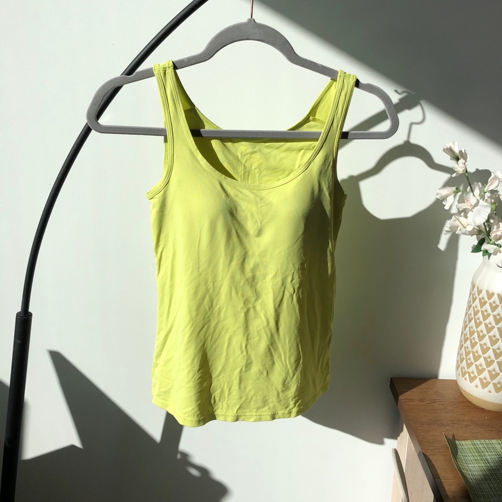 Uniqlo sleeveless top with built in bra